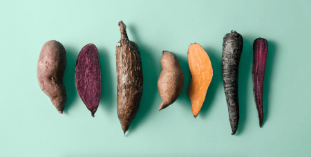 Rotsaker på rad på mintgröna underlag, 