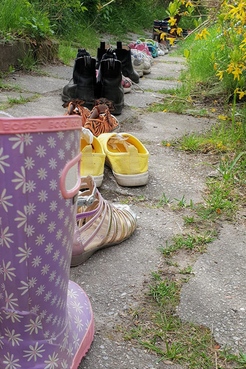 Flera par skor på rad