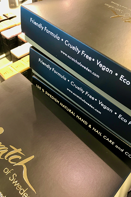 En rad med lådor från Scratch med texten vegan