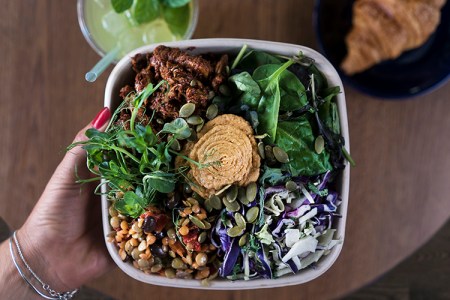 Waynes_Oumph!-sallad_vegan