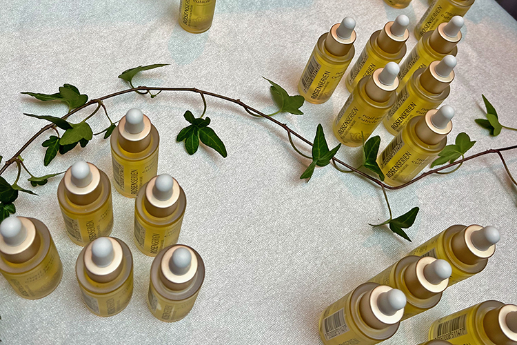 Rosenserien nagelolja